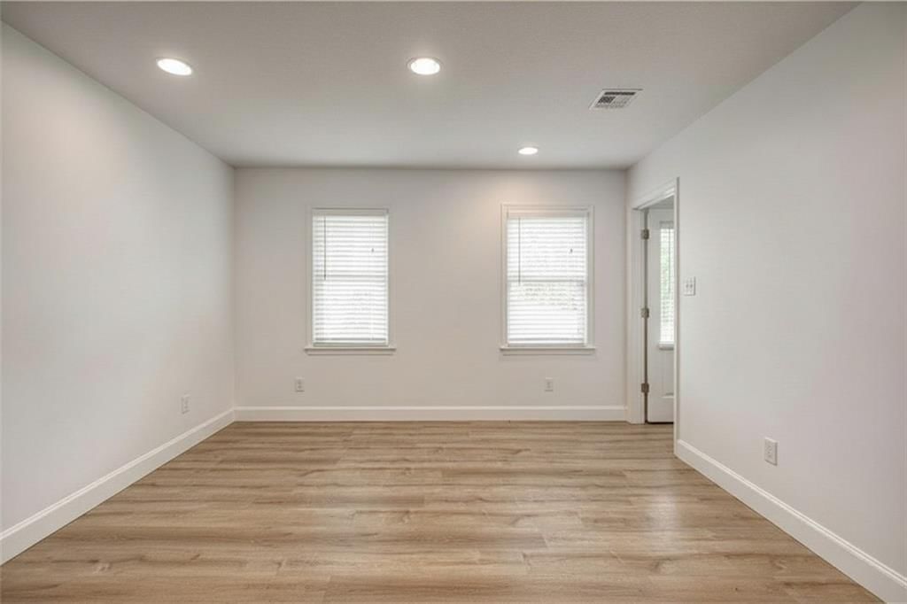 Photo 27 of 37 - 9424 W 122nd Street
