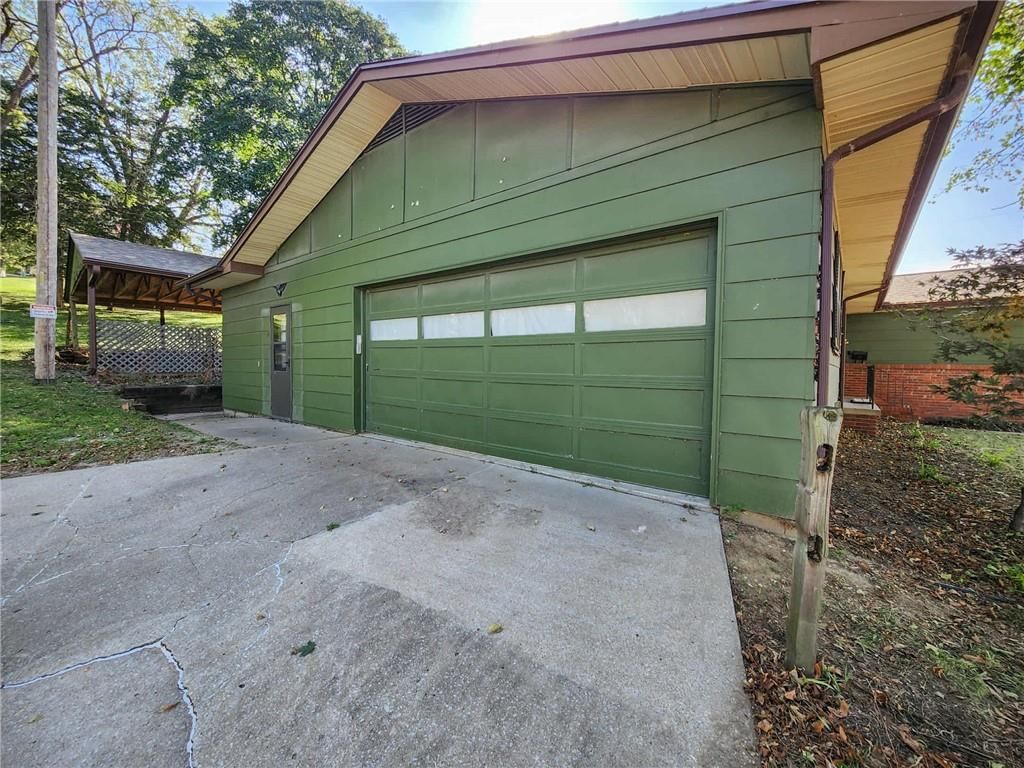 6525 King Hill Avenue — photo 5