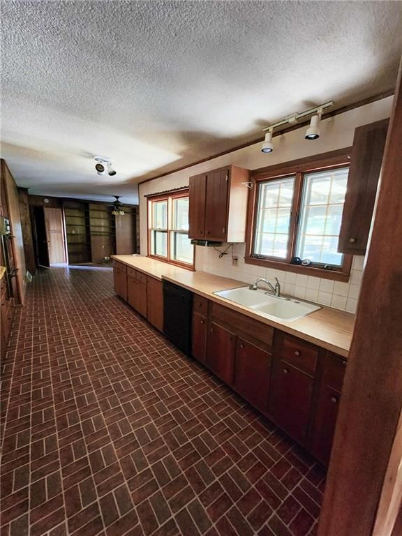 6525 King Hill Avenue — photo 18