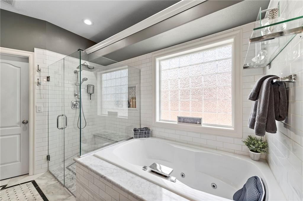 Photo 19 of 46 - 2825 SW Carlton Drive