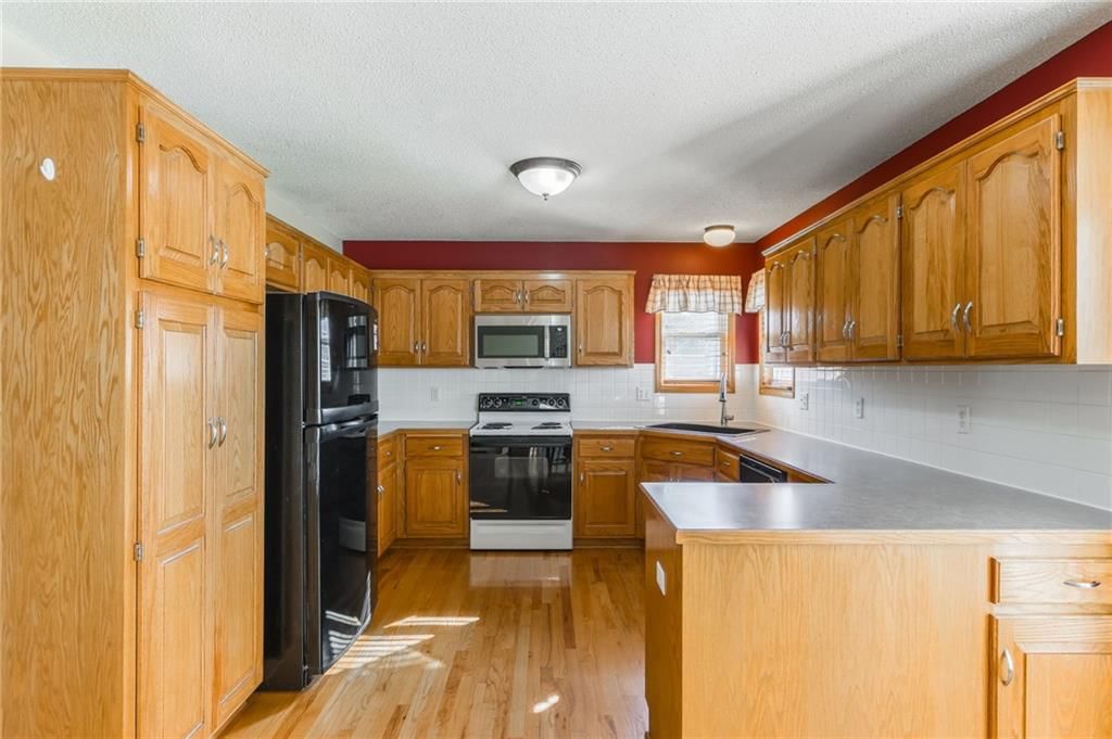 10700 N Holmes Street — photo 16