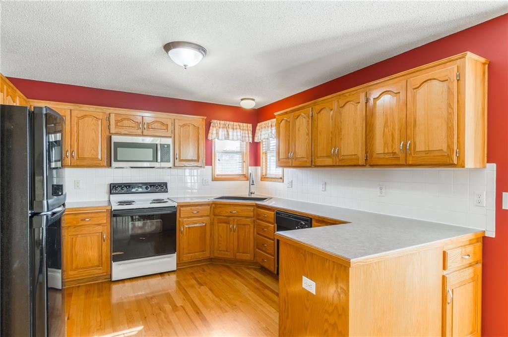 10700 N Holmes Street — photo 17