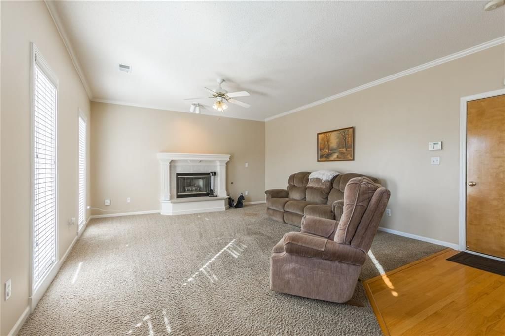 10700 N Holmes Street — photo 32