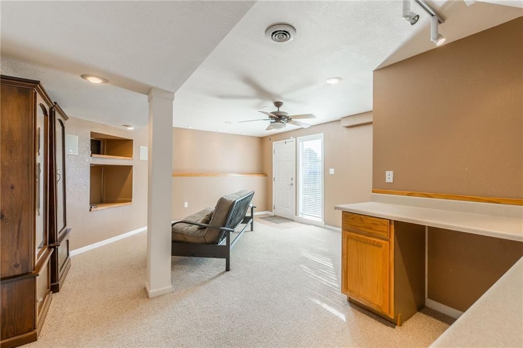10700 N Holmes Street — photo 34
