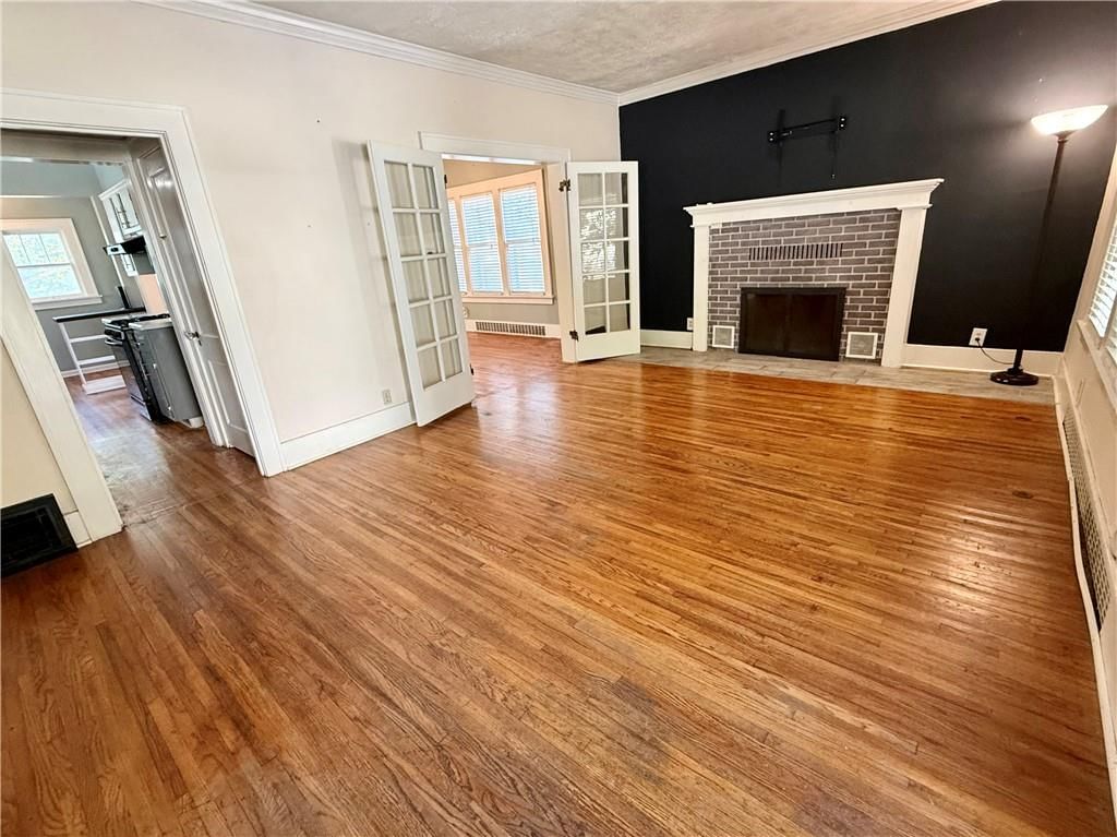 538 W 2nd Street — photo 8
