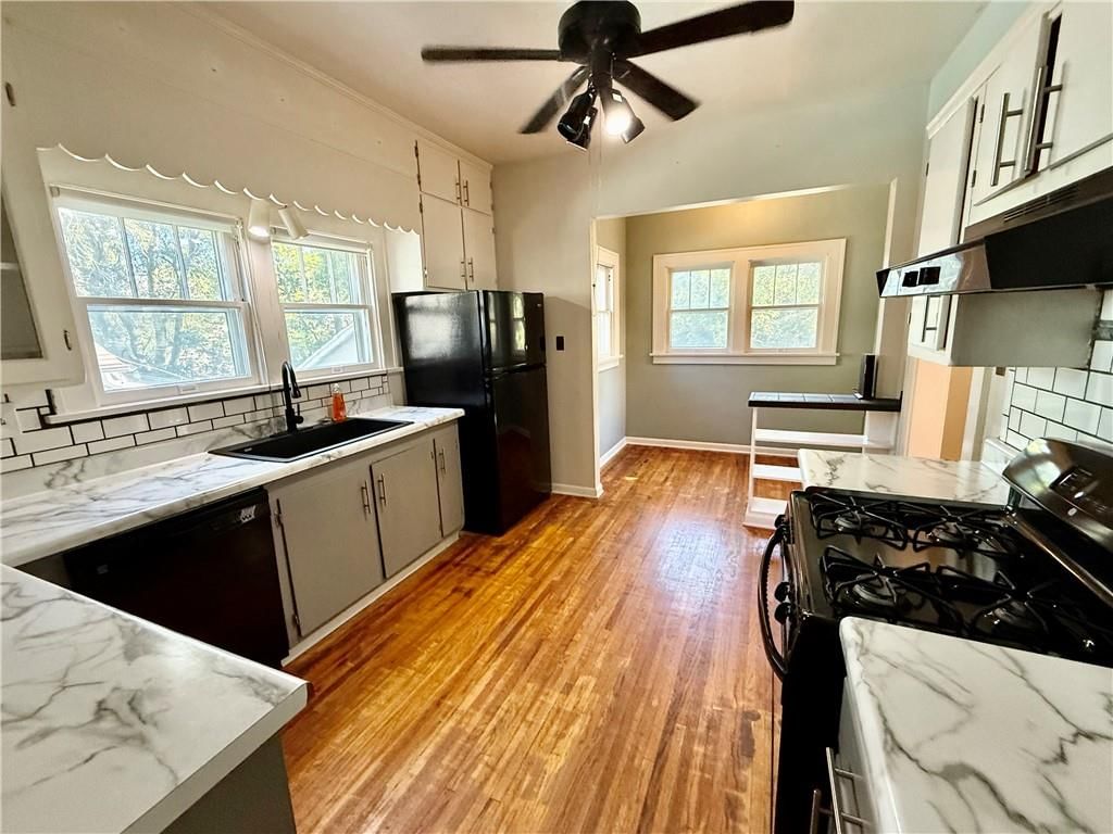 538 W 2nd Street — photo 16
