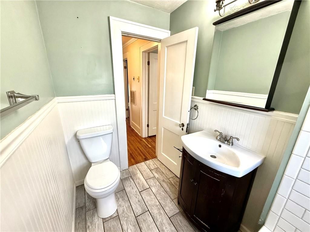 538 W 2nd Street — photo 26