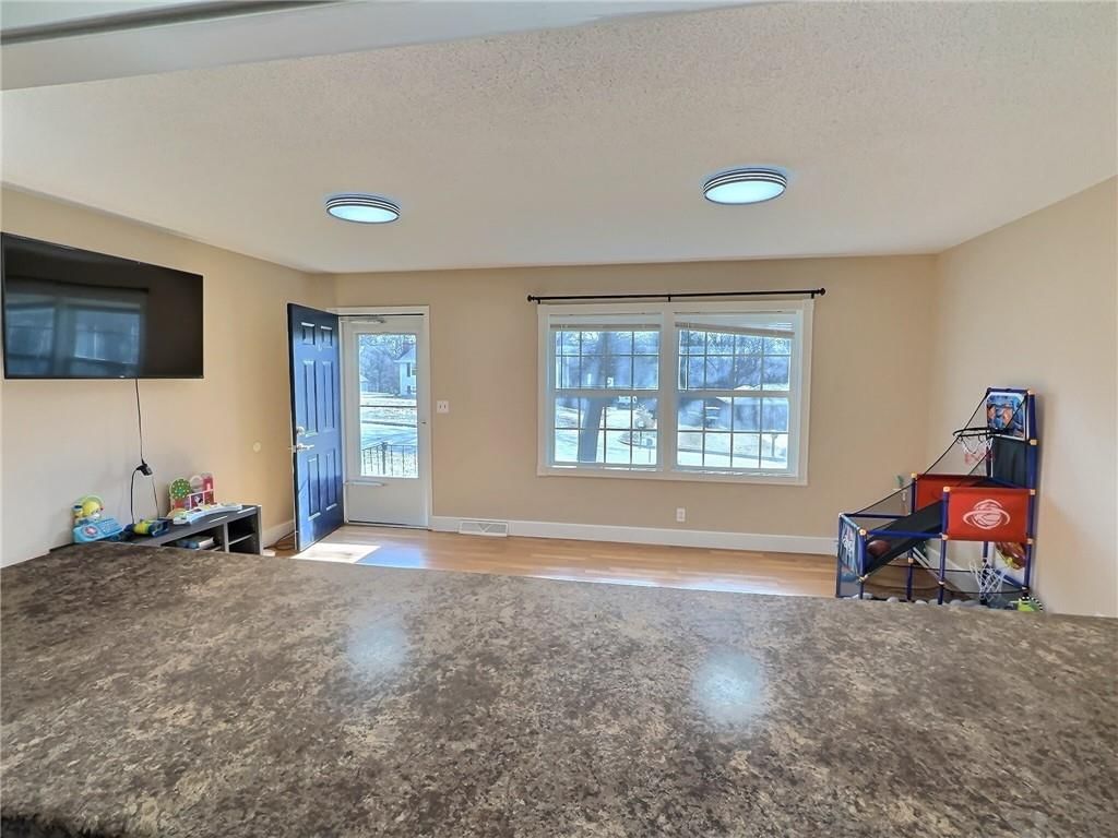 506 W South Street — photo 6