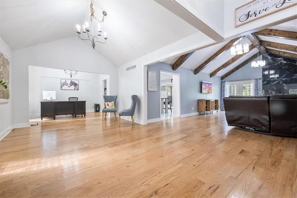 409 NW Locust Drive — photo 9