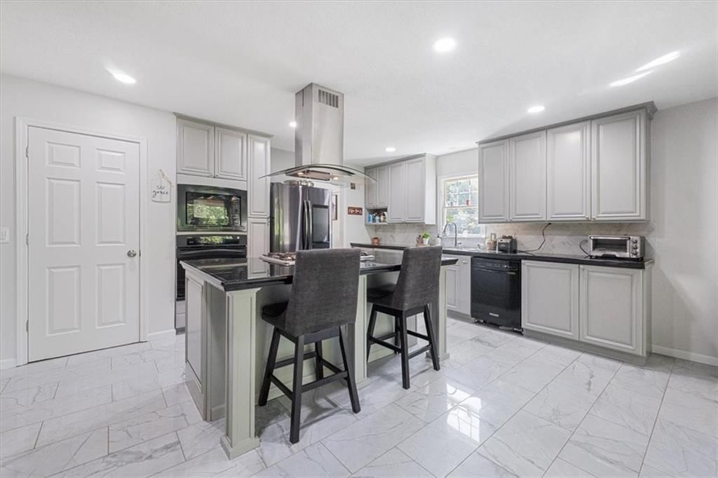 409 NW Locust Drive — photo 12
