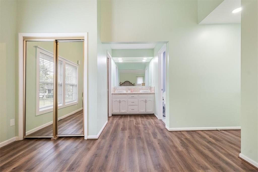 409 NW Locust Drive — photo 16