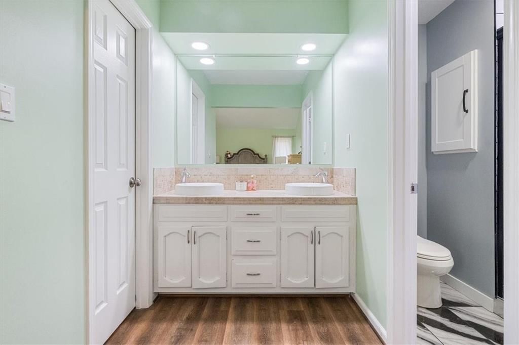 409 NW Locust Drive — photo 17