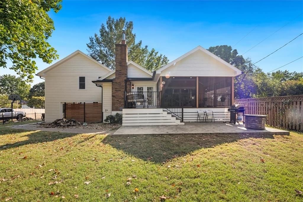 409 NW Locust Drive — photo 30