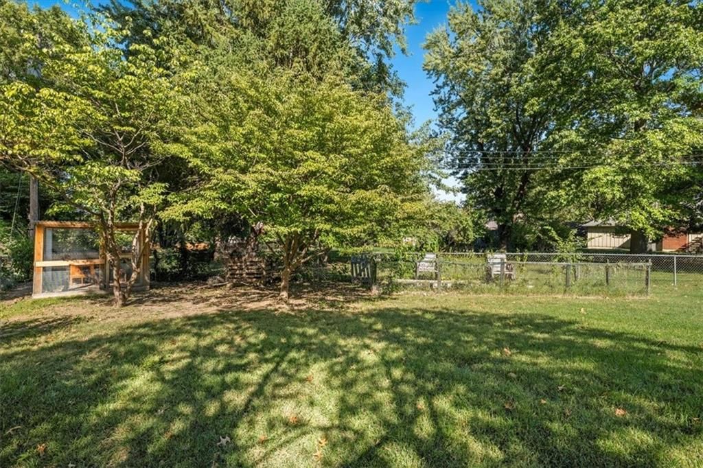 409 NW Locust Drive — photo 32