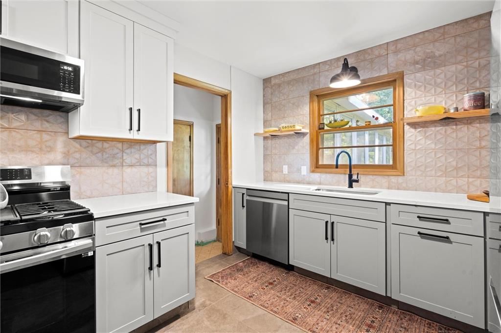 5331 Halsey Street — photo 11