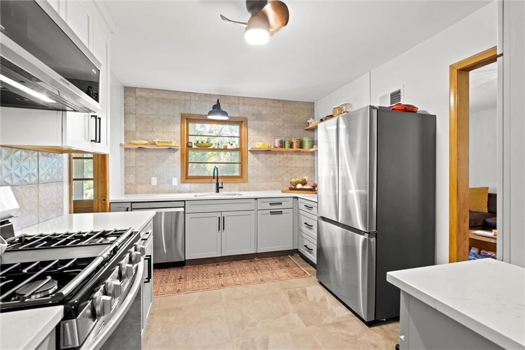5331 Halsey Street — photo 12