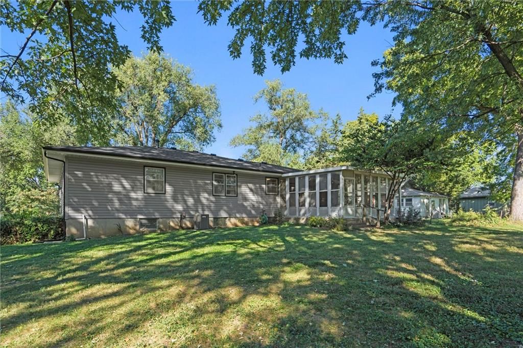 5331 Halsey Street — photo 36