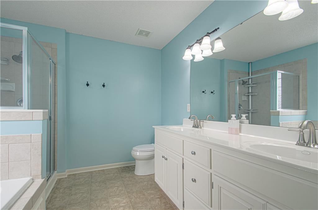 2304 NE 23rd Street — photo 18