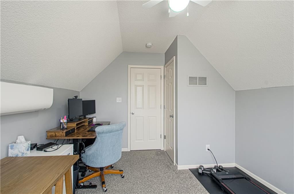 2304 NE 23rd Street — photo 26