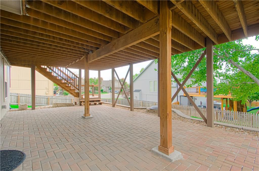 2304 NE 23rd Street — photo 33