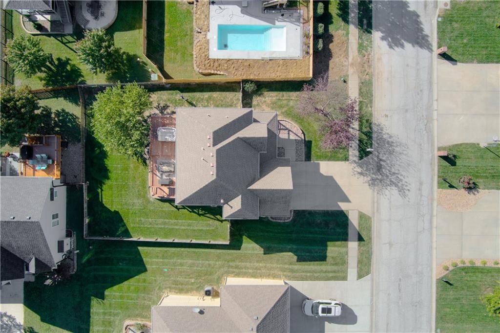2304 NE 23rd Street — photo 35