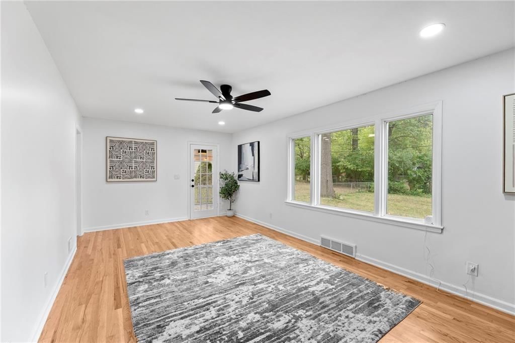 712 W 91st Street — photo 5