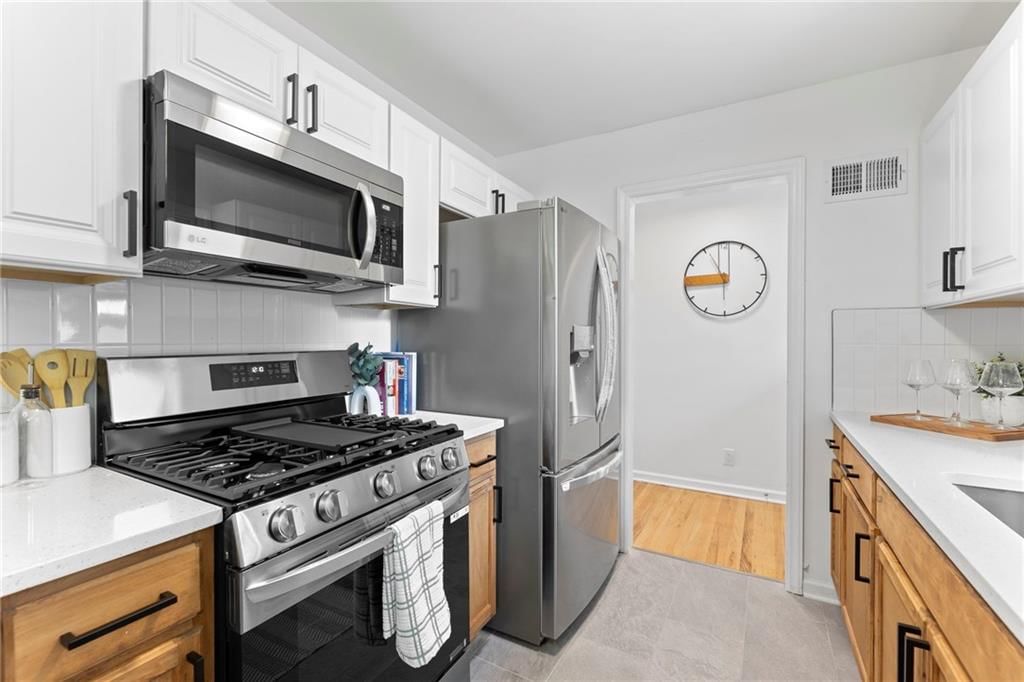 712 W 91st Street — photo 8