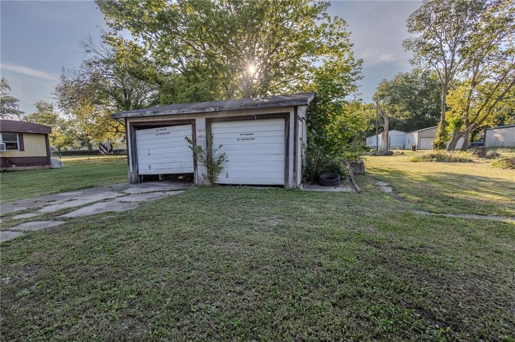 317 Etchen Boulevard — photo 53