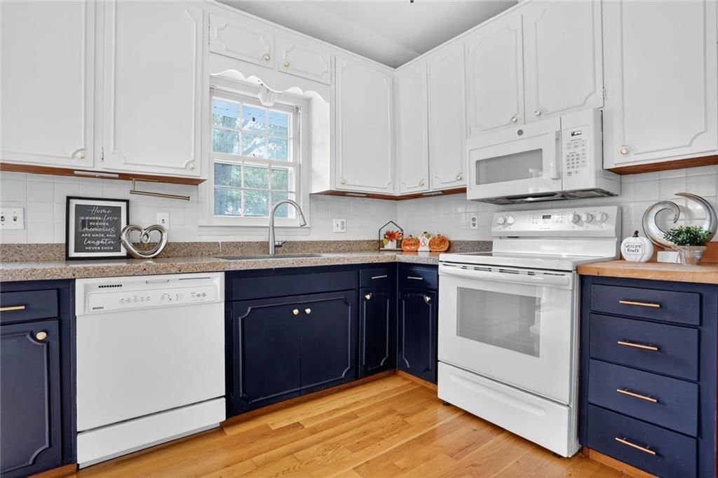 Photo 8 of 29 - 3625 N Park Avenue
