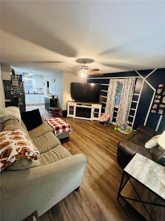 212 W Washington Street — photo 2