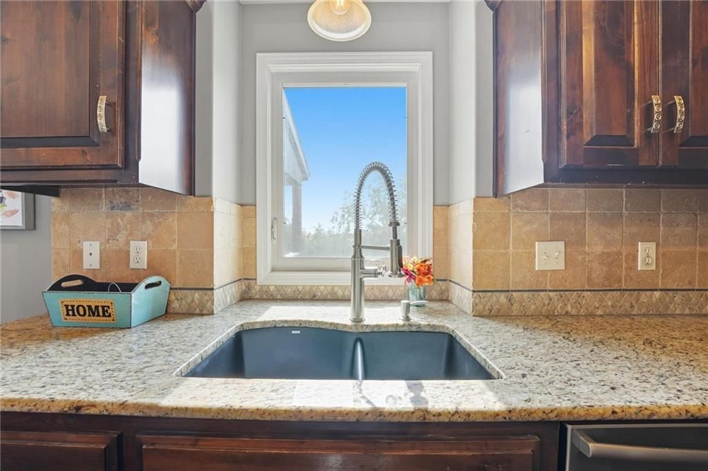 3835 NE 88th Terrace — photo 9