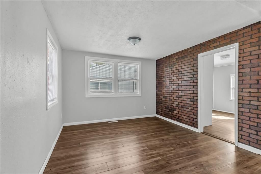 10748 Cambridge Avenue — photo 7