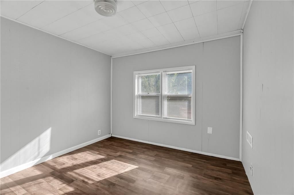 10748 Cambridge Avenue — photo 8