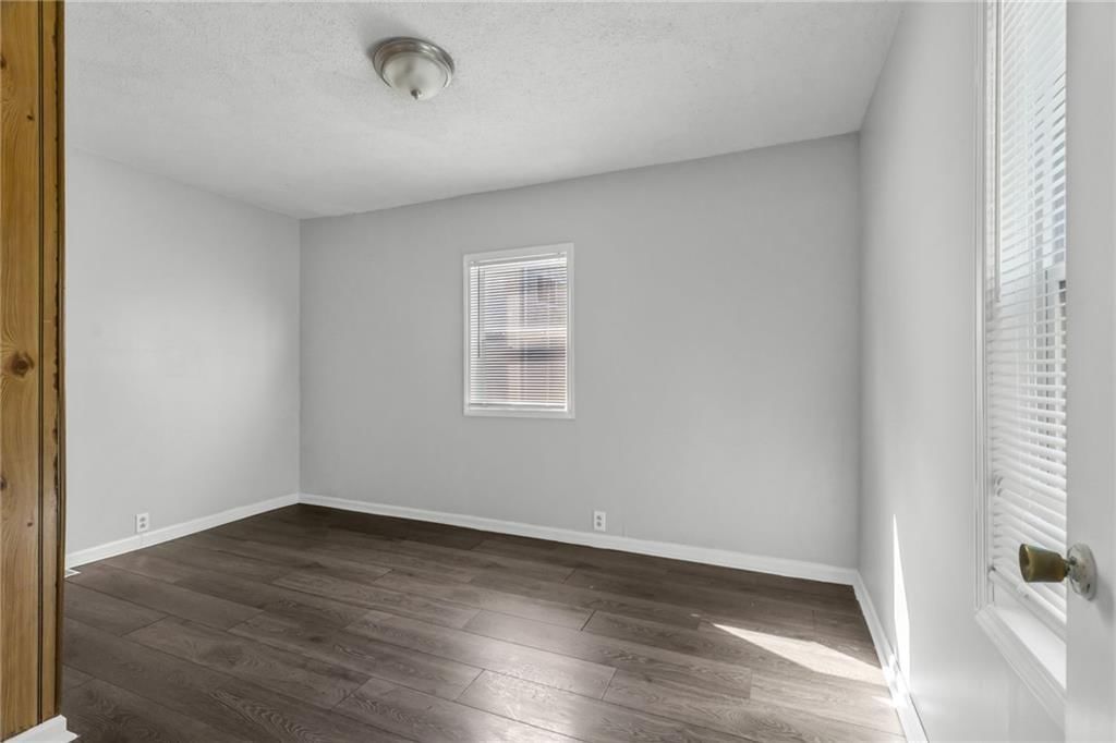 10748 Cambridge Avenue — photo 11