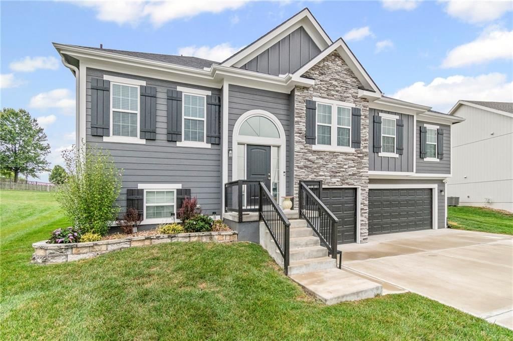 1020 Poplar Lane — photo 3