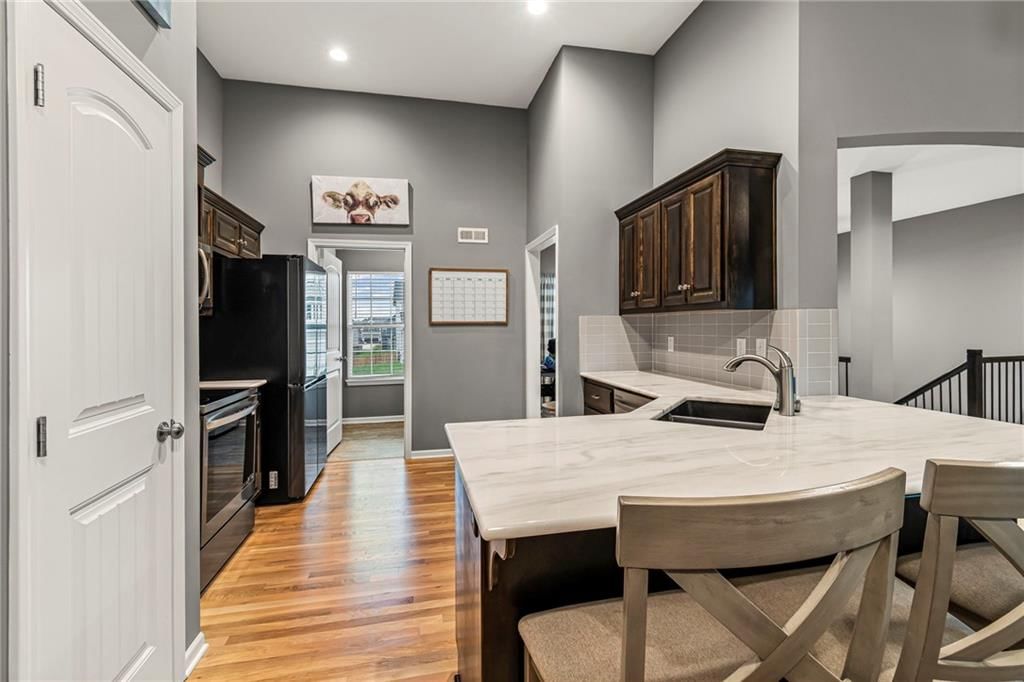 1020 Poplar Lane — photo 13