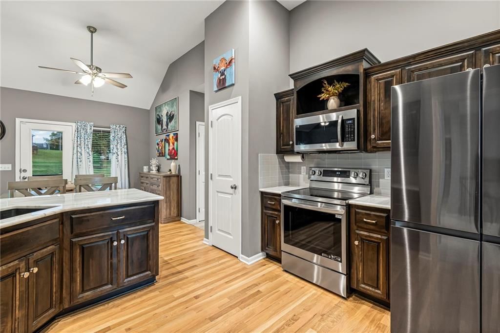 1020 Poplar Lane — photo 14