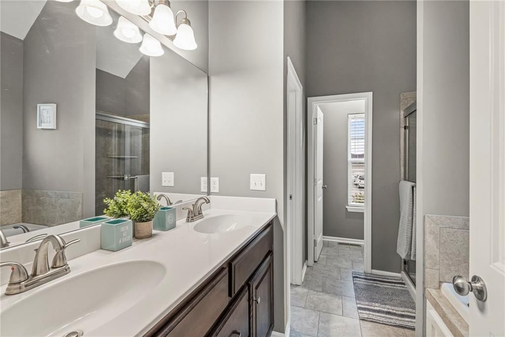 1020 Poplar Lane — photo 15