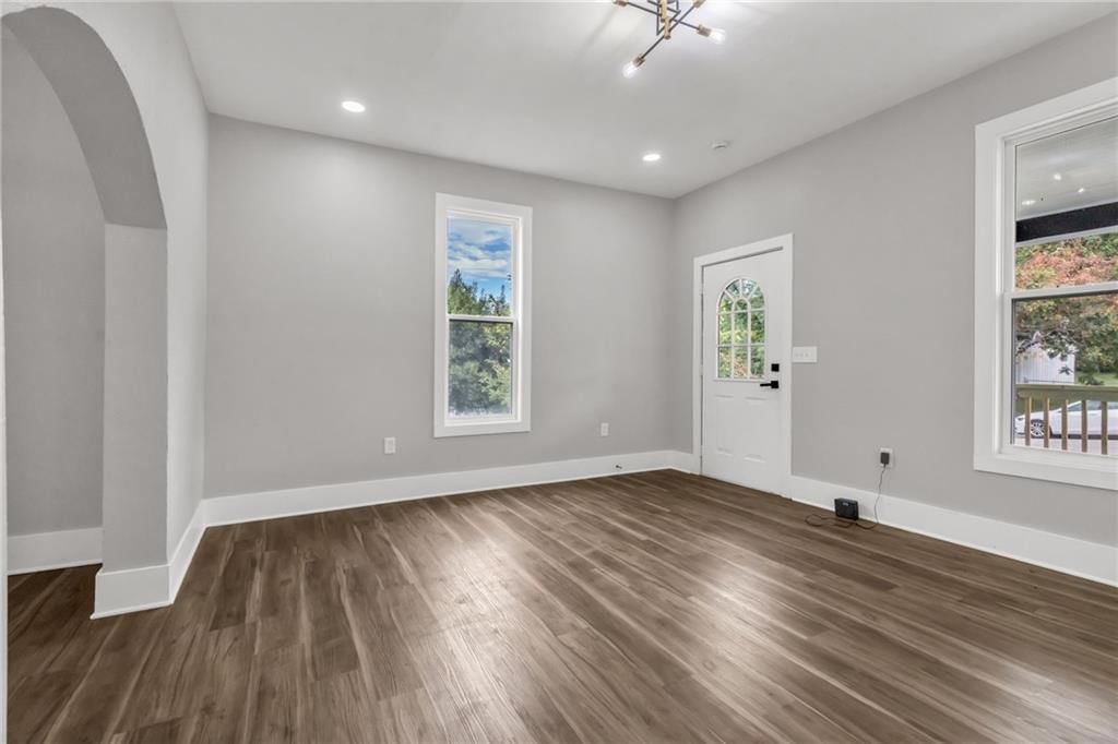 548 Freeman Avenue — photo 6