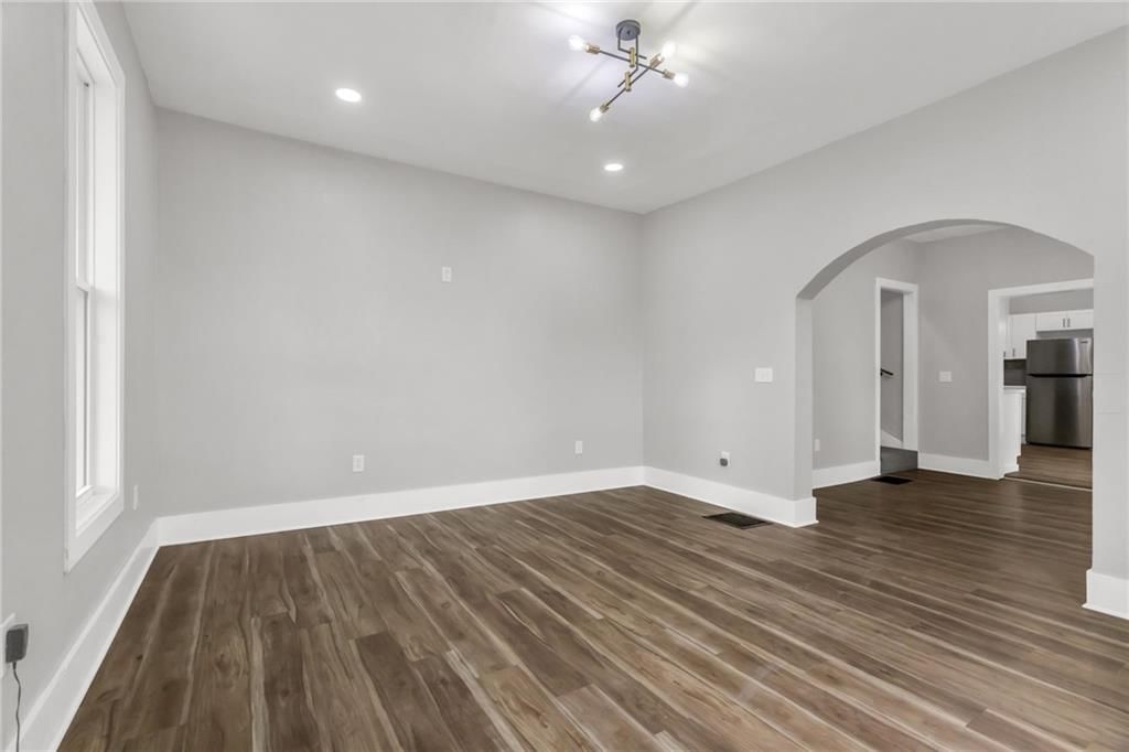 548 Freeman Avenue — photo 7
