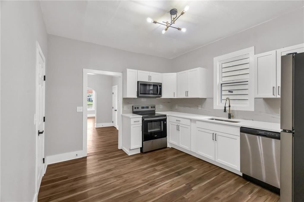 548 Freeman Avenue — photo 8
