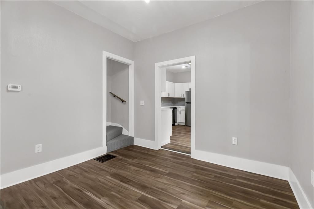 548 Freeman Avenue — photo 11
