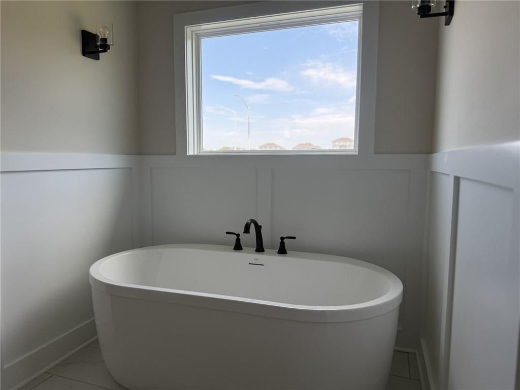 9007 N Poplar Avenue — photo 18