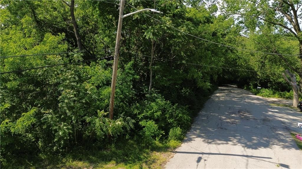 Photo 13 of 14 - 2000 S Glenwood Avenue