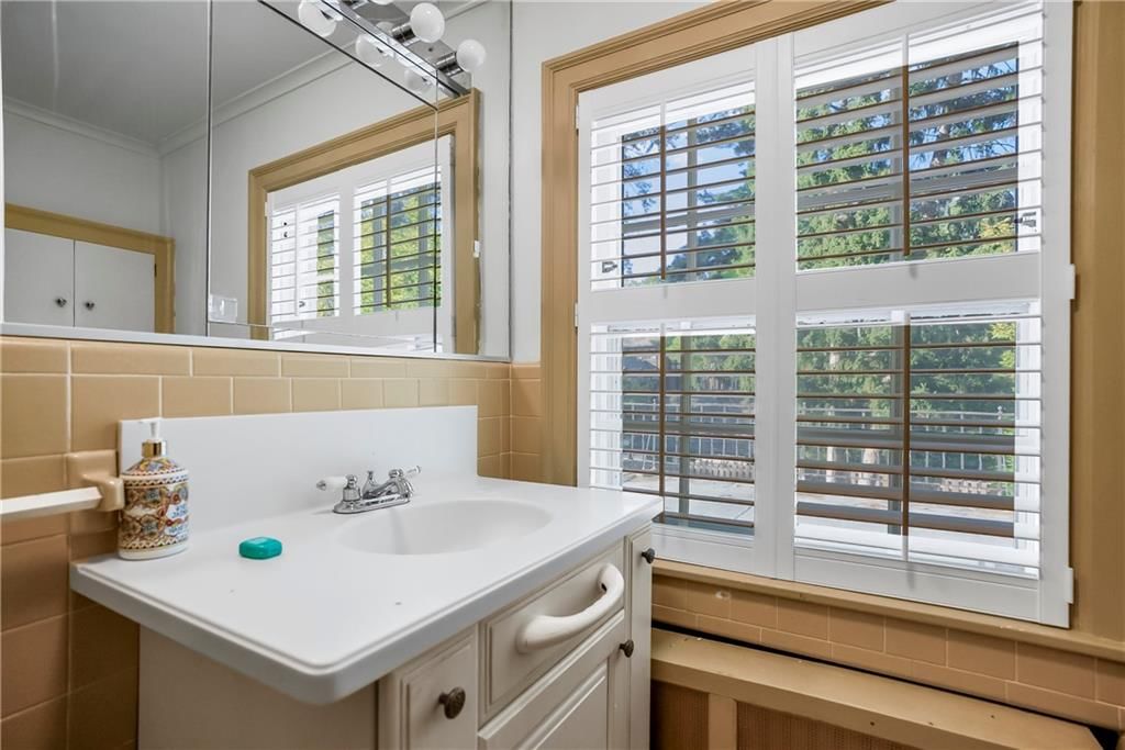 1208 W 57th Terrace — photo 38