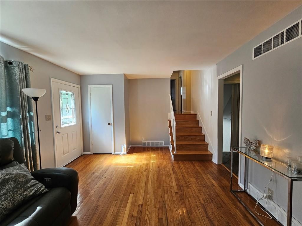 1608 NE 60th Terrace — photo 4