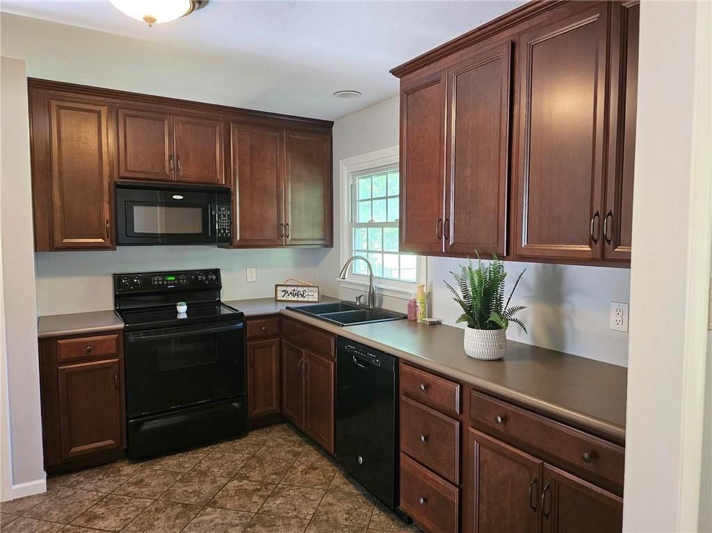 1608 NE 60th Terrace — photo 5