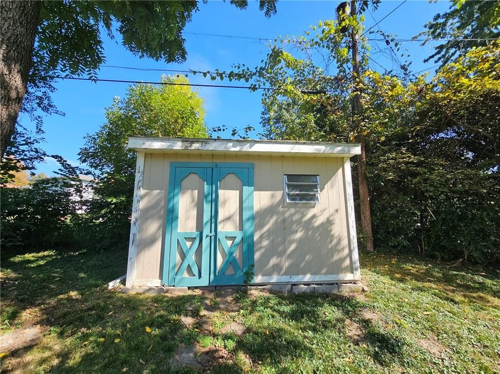 1608 NE 60th Terrace — photo 25