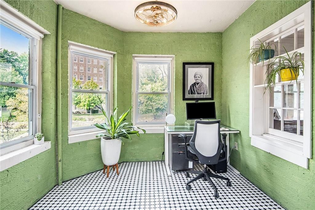 311 E Emanuel Cleaver II Boulevard — photo 17