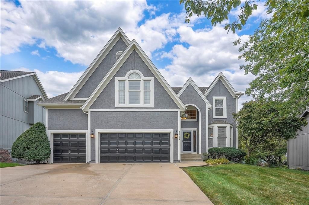 8111 W 145 Terrace, Overland Park, KS